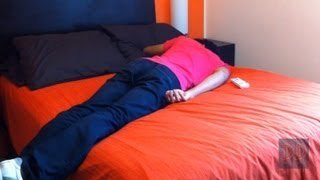 Broma pesada del temblor mientras duerme