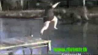 Gordo se lanza a lago congelado