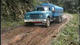 Camiones en caminos extremos