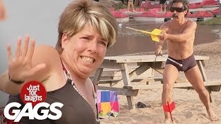 Peligroso juego de playa - Bromas