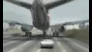Avión aterriza en carretera
