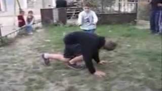 Bromas pesadas a niños
