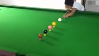 Niño de 3 años genio del Billar