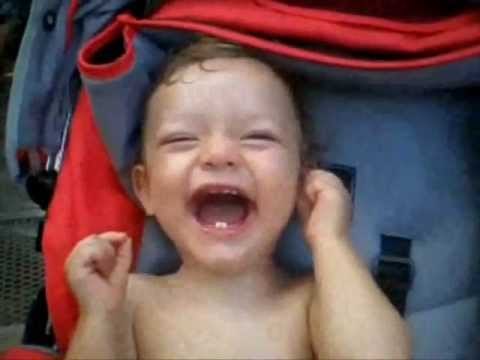 Risa de bebes contagiosas