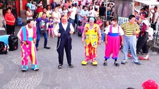 Payasos Chikitines y un espontáneo...