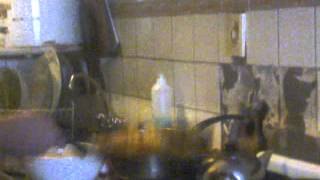 Vuelta de una tortilla en el aire