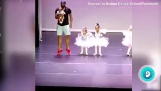 Gesto de un papá para ayudar a su pequeña