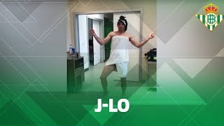 Joaquín imitando a Jennifer Lopez