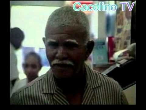 La cajera que cobra a ojo